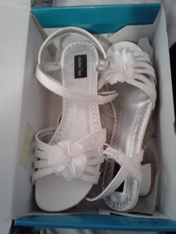 Kids size 4 worn once like new