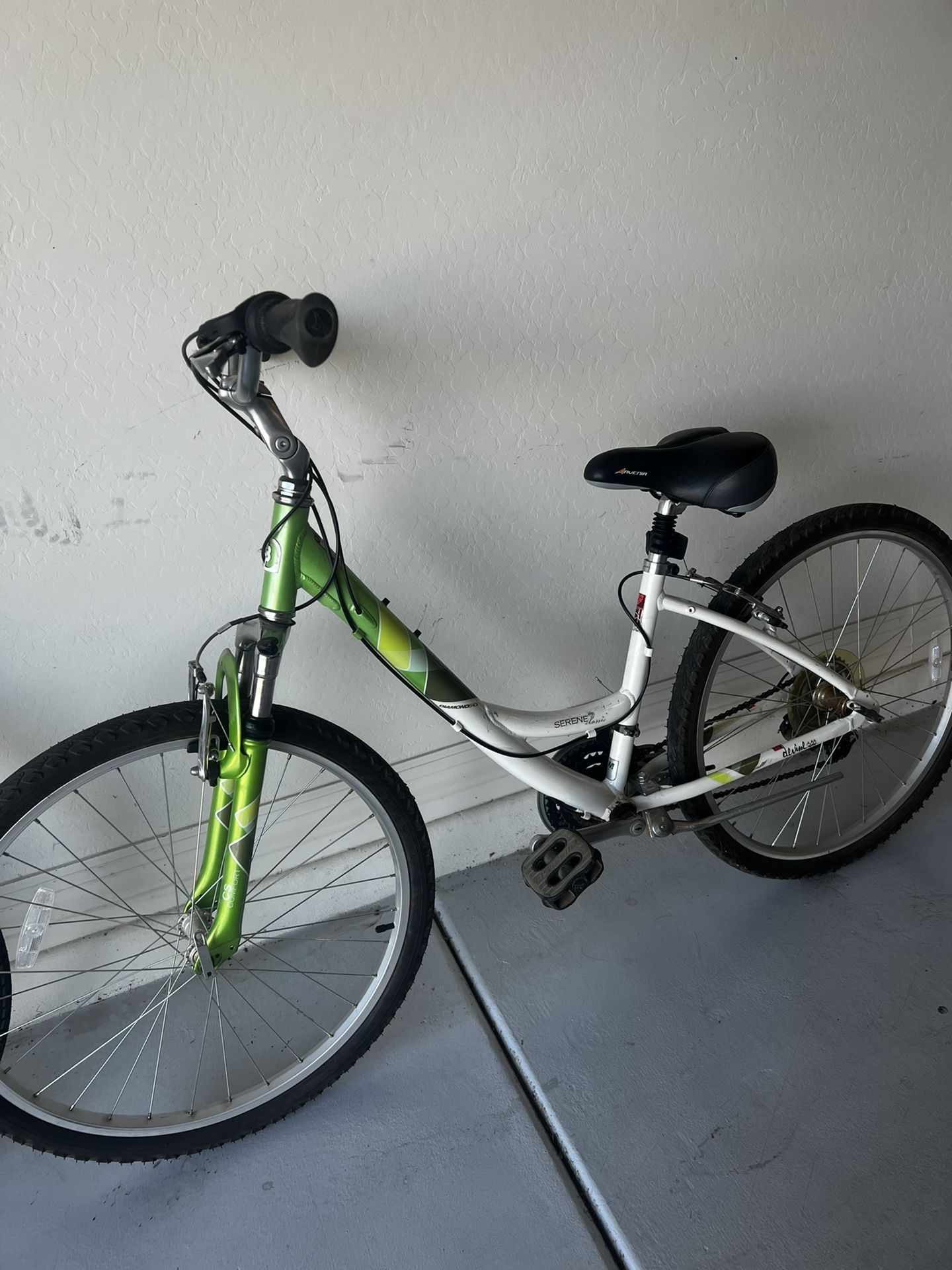 Diamondback bicycle Serene