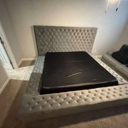 "Paris Platform Bed With Storages Blue/Black/Grey/Pink Queen/King New In The Box Same FAST DELIVERY!
"
