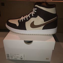 Jordan 1 Mid Brown