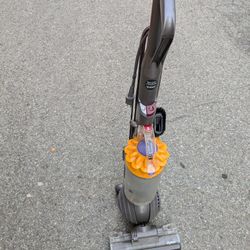 Dyson DC 40 Vacuum Cleaner 