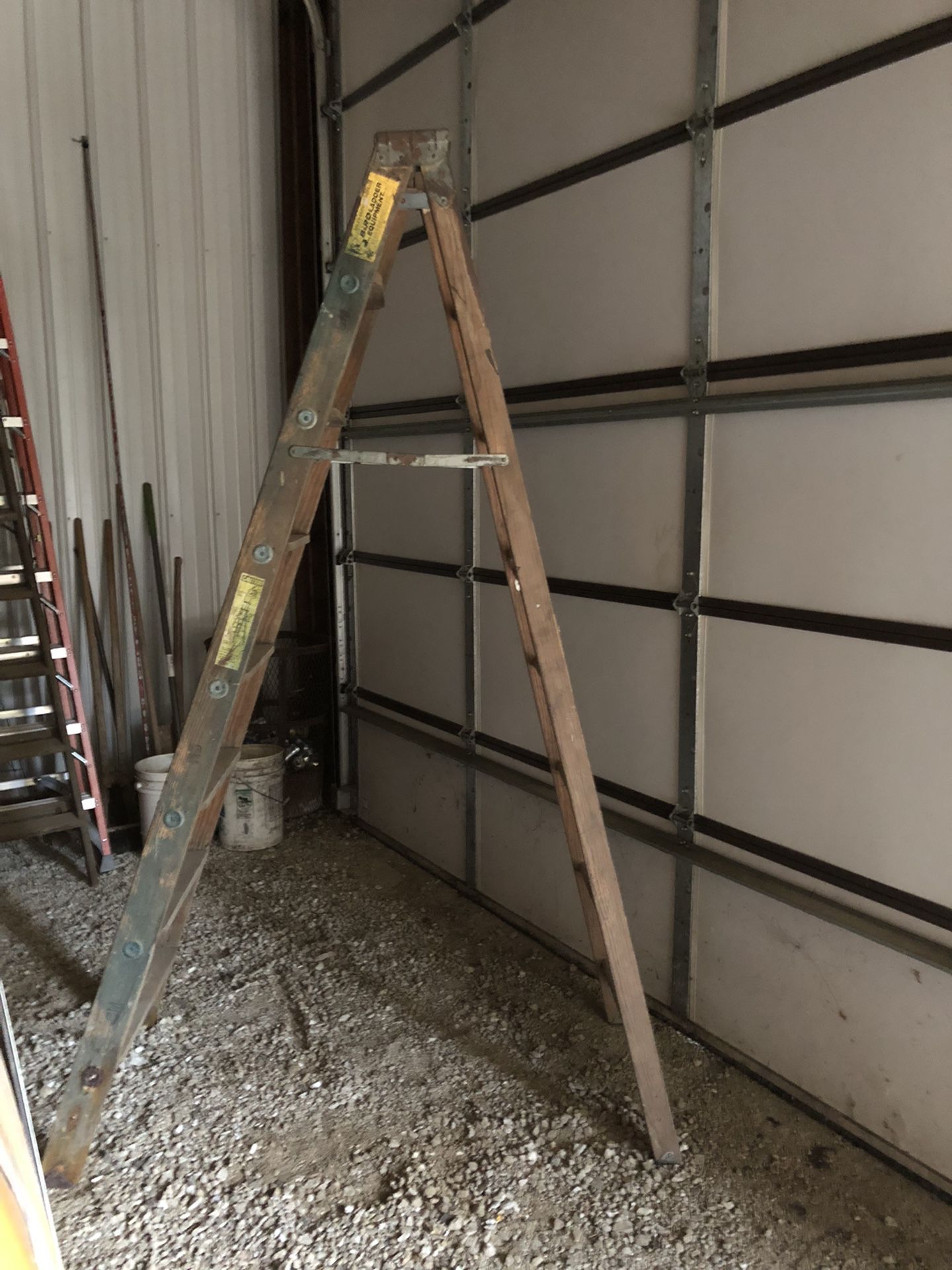 8’ Wood Ladder 