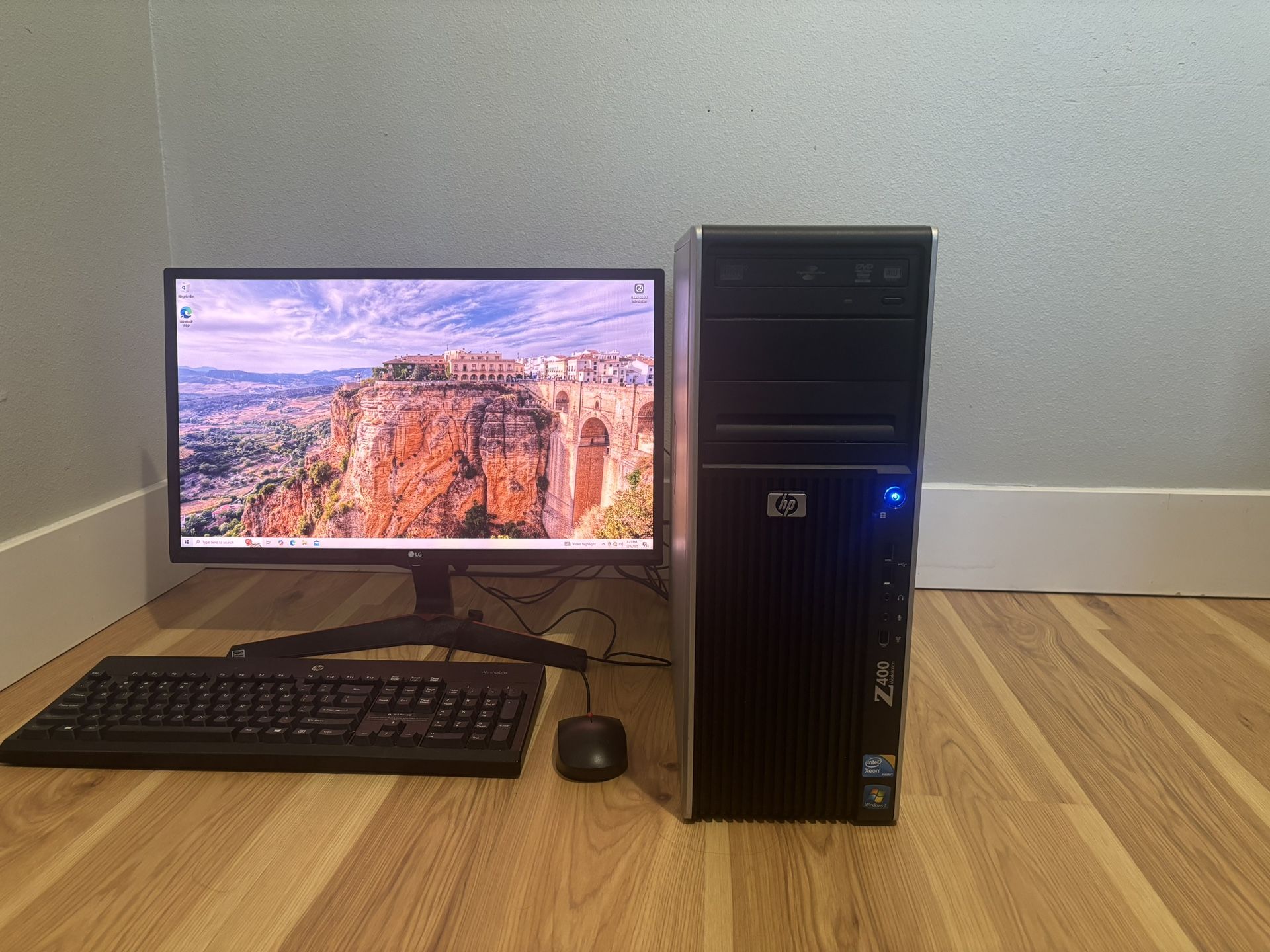 HP Z400 Workstation/Home Server/Gaming PC – Xeon W3680, 24GB RAM, Quadro 2000, 1TB HDD + SSD, WiFi