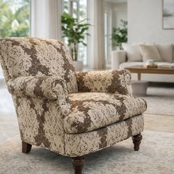 Accent Chair – Elegant Patterned Armchair (Clean Condition) 🔥
