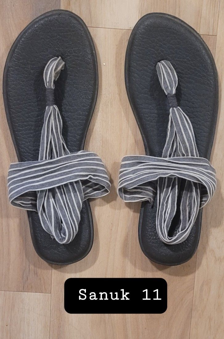 Sanuk Yoga Sandals, Size 11