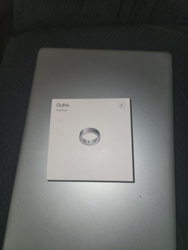 Oura Ring 4 Size 8 Brushed Silver 