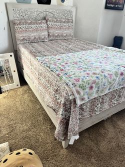 Ashely’s Bed Frame And Bed