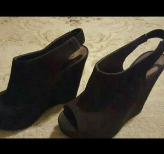 "Carlos" by Carlos Santana Black Wedge Sandal - Size 7