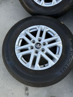 Rims And Tires OEM TOYOTA TUNDRA!!