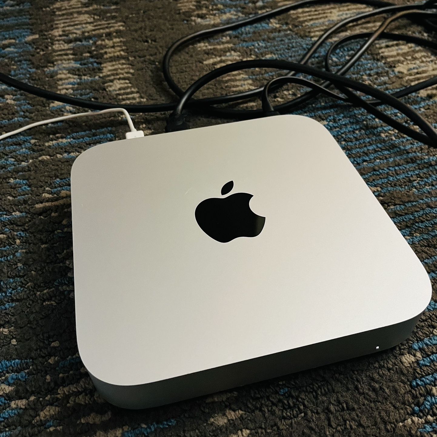 Mac Mini M2 2023, Monitor, Keyboard/Mouse