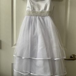 Girl’s White Dress For First Communion, Party, Or Wedding (Flower Girl)  / Size 6 / Worn 1 Time Only