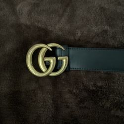 Black And Gold Gucci Belt 