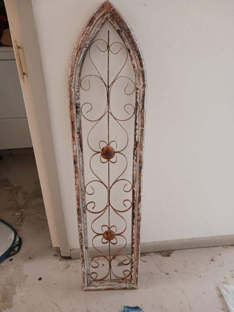 Metal And Wood Wall Hanging