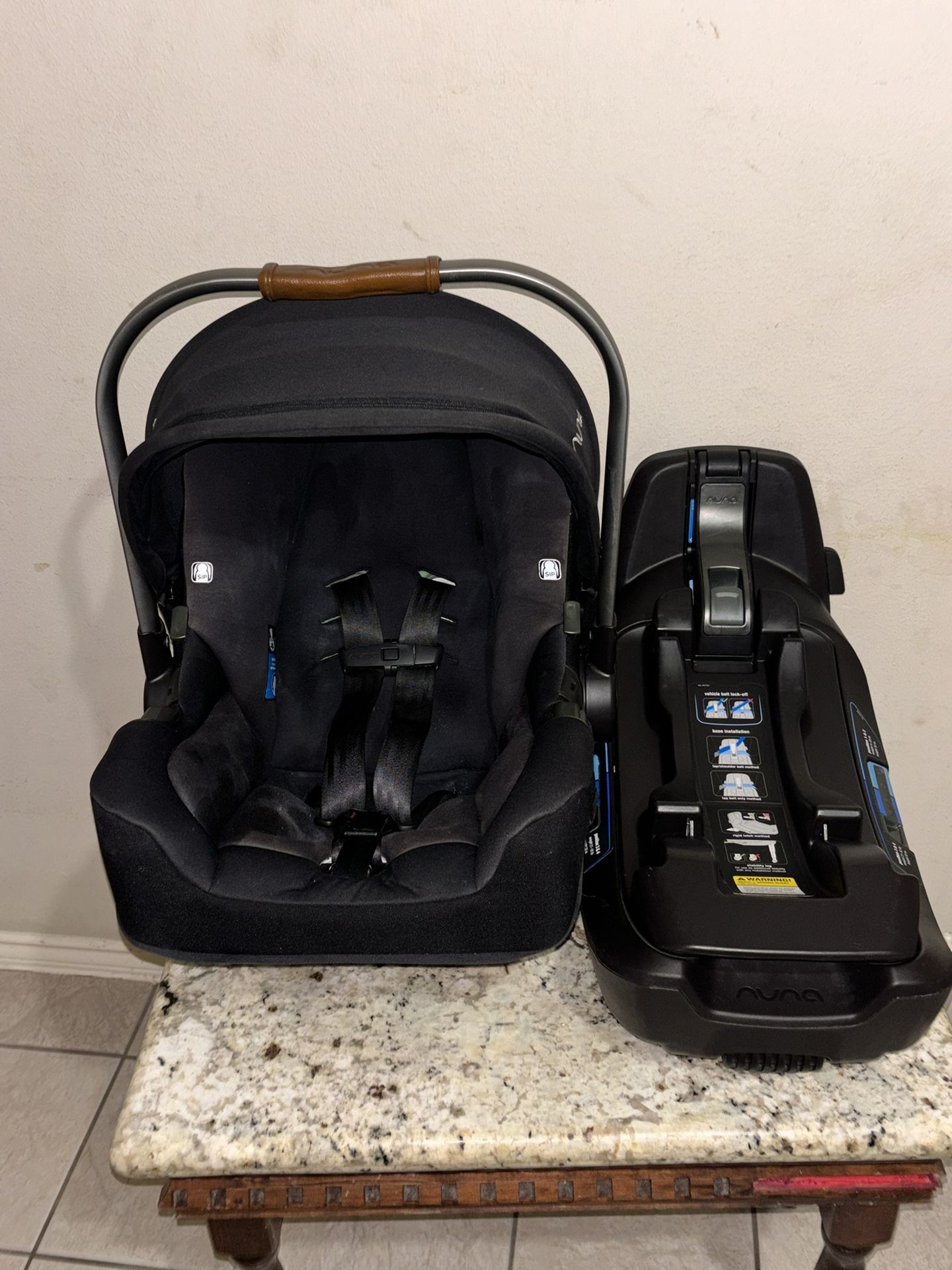 Nuna Baby Seat & Base 