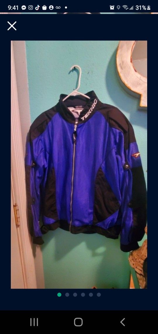 Teknic Motorcycle Racing Jacket..comes With Elbow And Back Pads Build In The Jacket..size 48/58..xl..Great Condition!