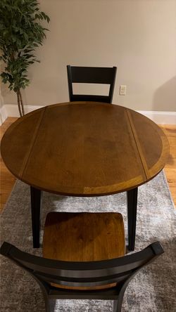 Table and chairs set