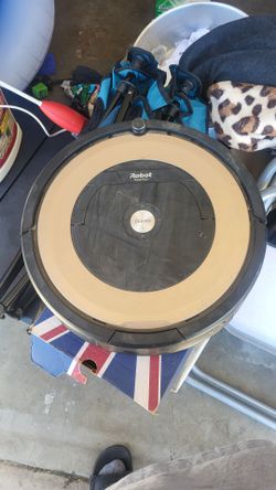 Vacuum roomba robot