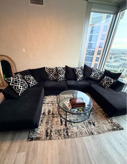 Black U-Shaped Sectional Sofa with Chaise