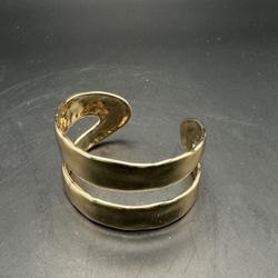 NEW Ann Taylor LOFT Gold Cuff Bracelet - one size 