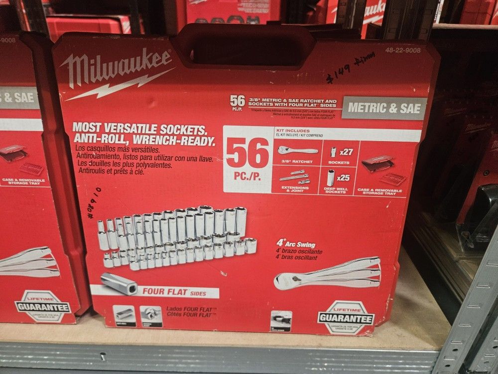 Milwaukee 56pc 3/8" Metric & SAE Ratchet And Sockets With Four Flat Sides