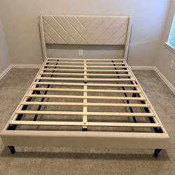 Queen bedframe