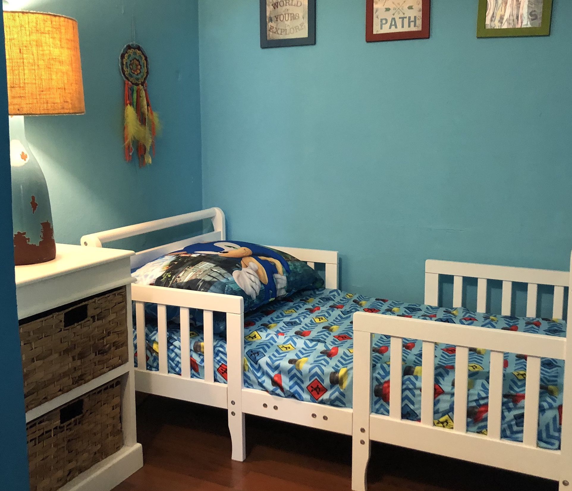 Kid /Toddler White Bed with Crib Size Mattress 