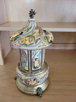 Capodimonte Musical Carousel