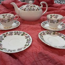 Aynsley April Rose #29 Tea Pot, Cups, Saucers 8pc Set EUC