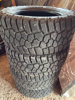 Set of 4 295/55/R20 Cooper Discoverer Rugged Trek Tires in Really Good Condition