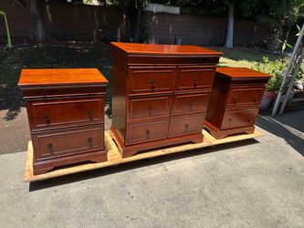 DRESSER SET