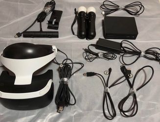 PS4 pro 2tb 3 controller and 22 games