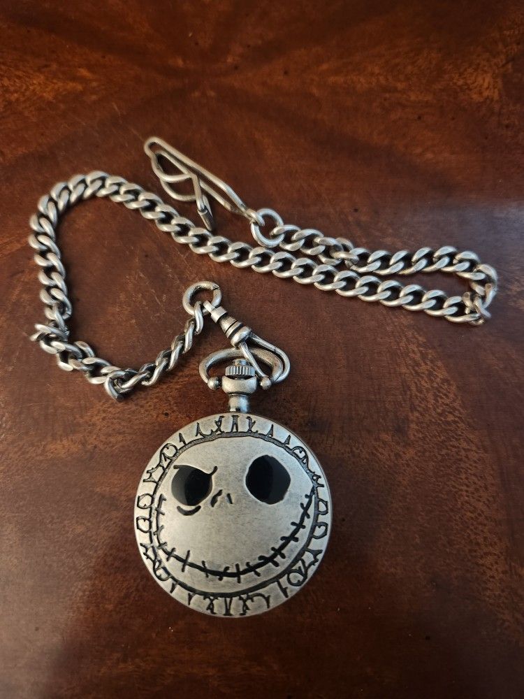 TIM BURTONS THE NIGHTMARE BEFORE CHRISTMAS POCKET WATCH  #E0829