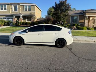 2013 Toyota prius CLEAN 🧼 $7500.. DEAL!!😎👍…!!