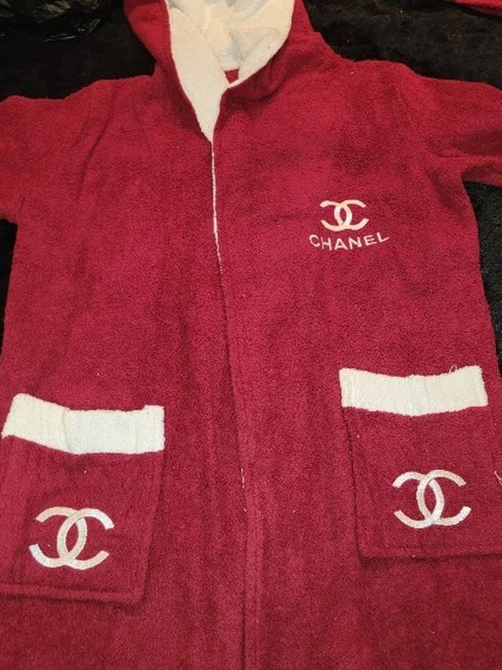 C.h.a.n.e.l Designer Logo Robe Size Medium