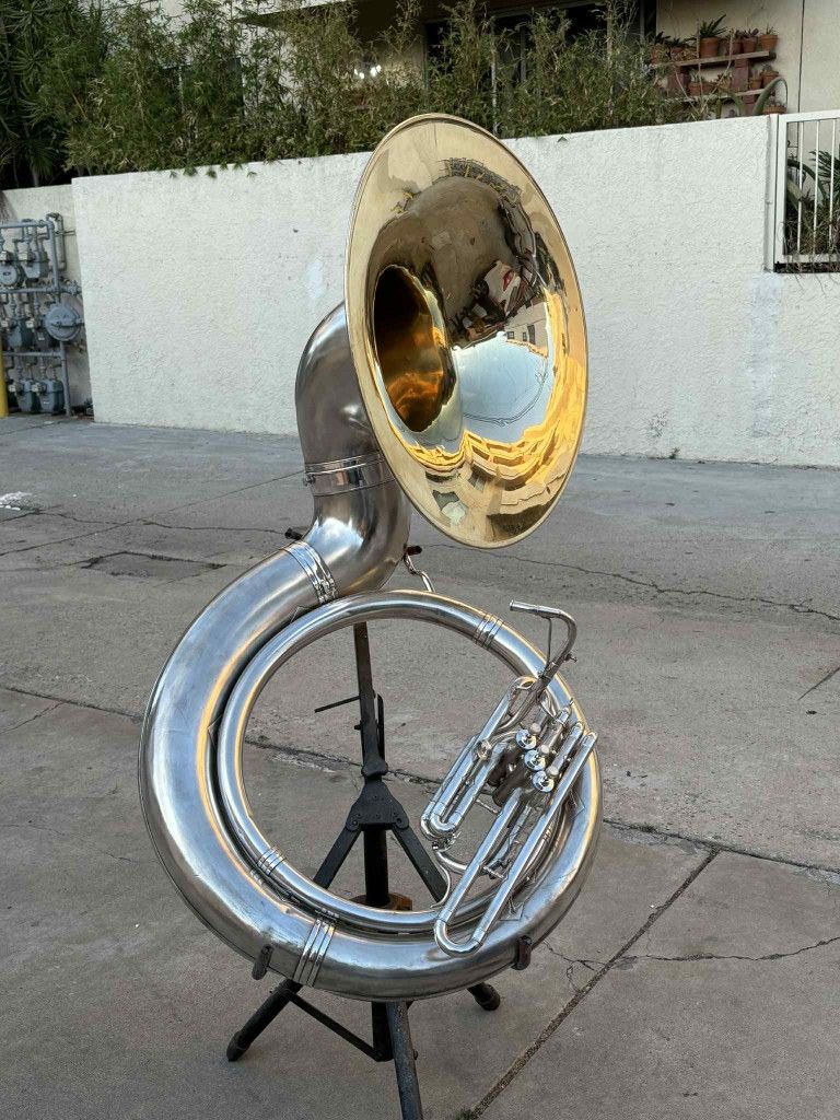 H.N.WHITE KING 1270 GIANT BBb SOUSAPHONE