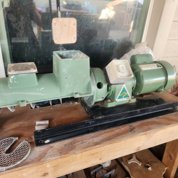 Venco Pugmill In Great Condition W/Vacuum Compressor
