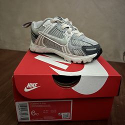 Nike Vomero 5 Toddler Boys Size 6c
