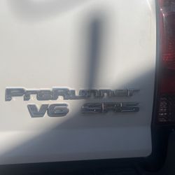 Toyota Tacoma Emblem 