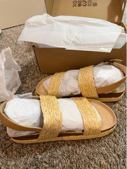 New Sandals size 9