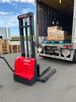 New fully electric pallet stacker forklift Full warranty 