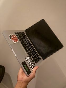 Mac book 2015  218 gb 13in