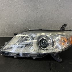 2011-2012-2013-2014-2015-2016-2017-2018-2019-2020 TOYOTA SIENNS LEFT HEADLIGHT OEM USED