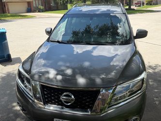 Nissan pathfinder sv 2016