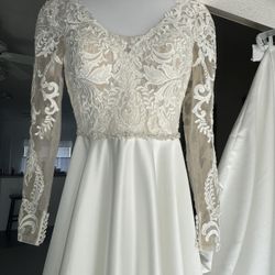 Long Sleeve Lace & Satin Wedding Dress *SIZE 6* 