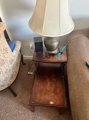 2 matching End Tables and Lamps