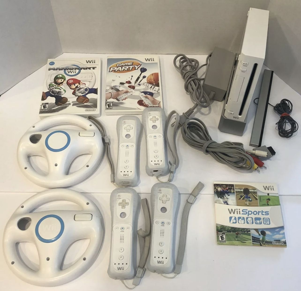 Nintendo Wii Console Mario Kart Bundle Wii Sports 4 Controller OEM 2 Wheels Game