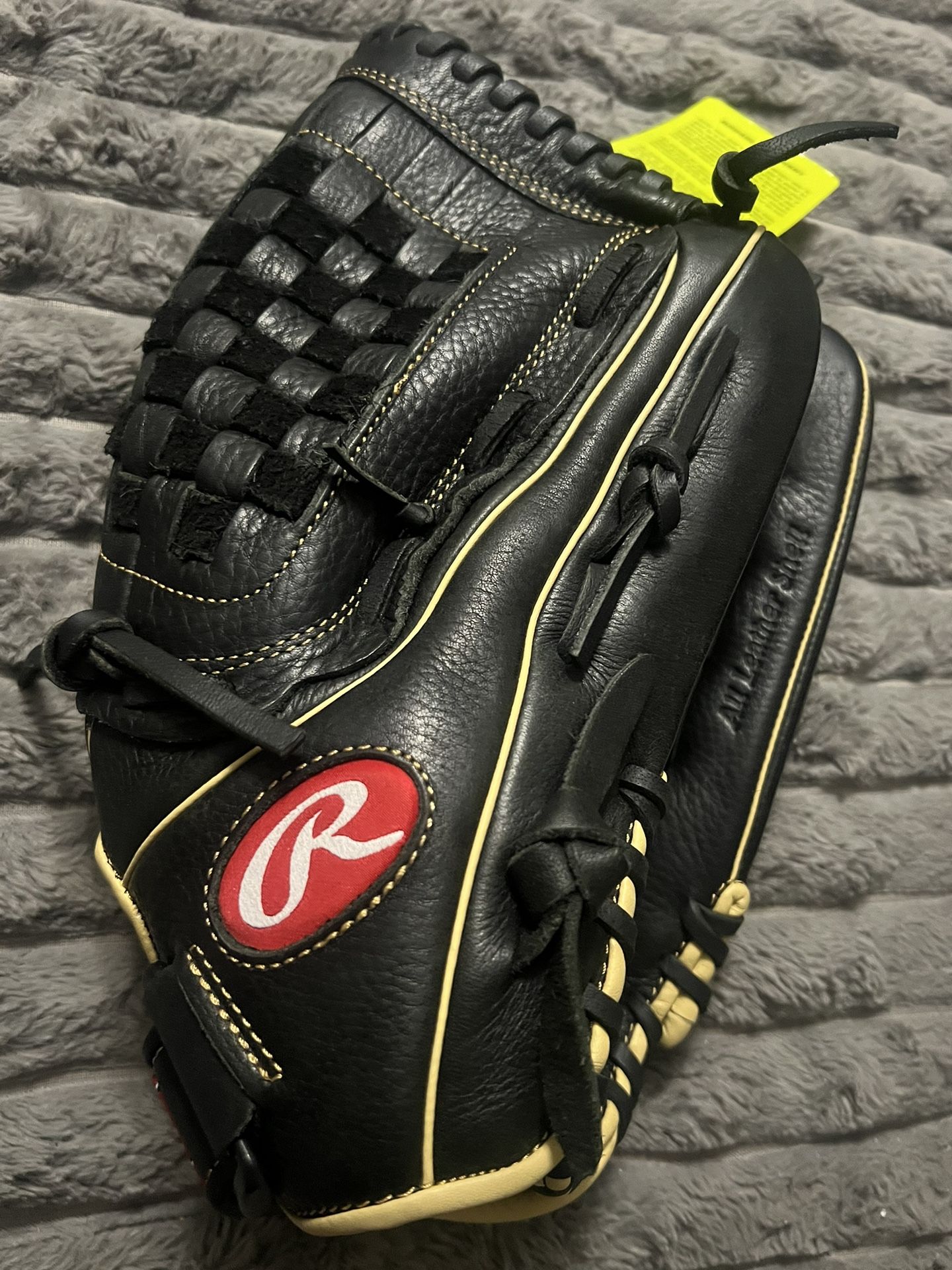 Rawlings Shut Out Baseball Glove 