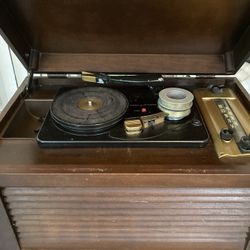 Antique Mag Tape Phono Radio Player 