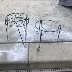 2 metal plant stands