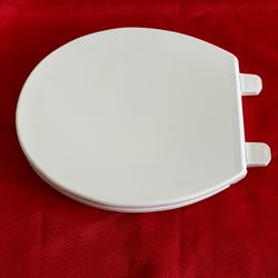 Kohler Toilet Seat With Lid White Like New